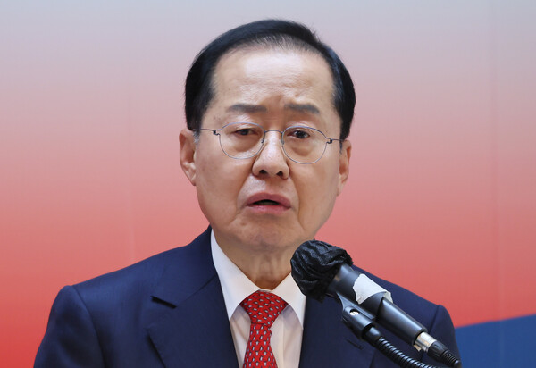 국민의힘 홍준표 대선 경선 후보가 17일 서울 여의도 선거사무소에서 국방·외교·통일 분야 정책을 발표하고 있다. 2025.4.17. 연합뉴스