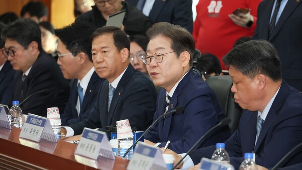 더불어민주당 이재명 대선 경선 후보가 21일 서울 여의도 금융투자협회에서 열린 자본시장 활성화를 위한 정책간담회에서 발언하고 있다. 2025.4.21. 연합뉴스