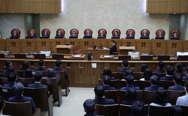 조희대 대법원장을 비롯한 대법관들이 1일 서울 서초구 대법원에서 더불어민주당 이재명 대선 후보의 공직선거법 위반 사건 상고심 선고를 위해 참석해 있다. 2025.5.1 [사진공동취재단] 연합뉴스