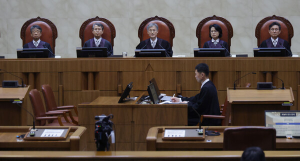 조희대 대법원장을 비롯한 대법관들이 1일 서울 서초구 대법원에서 더불어민주당 이재명 대선 후보의 공직선거법 위반 사건 상고심 선고를 위해 참석해 있다. 2025.5.1 [사진공동취재단] 연합뉴스