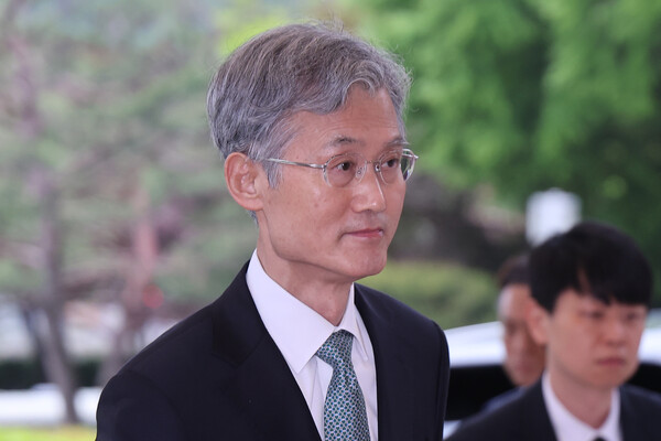 조희대 대법원장이 9일 서울 서초구 대법원으로 출근하고 있다. 2025.5.9. 연합뉴스