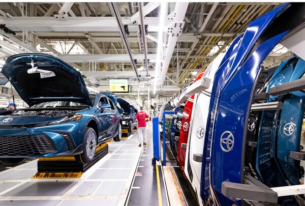 일본 도요타자동차의 미국 켄터키 공장 생산라인.  일본경제신문 5월 15일 수정판