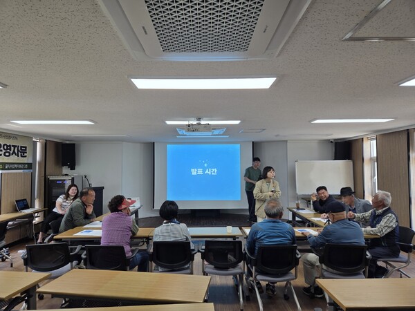 율티마을의 주민들의 삶을 기억하고 기록하고 기념하려는 '주민자서전 쓰기 교실'