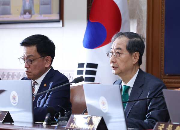 한덕수 대통령 권한대행 국무총리가 18일 정부서울청사에서 열린 국무회의에서 발언하고 있다. 2025.4.18 [대통령실통신사진기자단] 연합뉴스