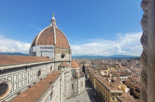피렌체 두오모 성당 종탑에서 본 풍경. 종교는 지배 권력이었지만 르네상스 시대를 거치면서 인간이 그 중심에 섰다.  2025.4.23. 김진호 에디터 