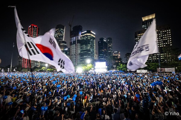 더불어민주당 이재명 후보가 6·3 대선일 전야인 2일 여의도 문화공원에서 최종 유세를 하고 있다. 2025. 06. 02 [출처 이호 작가 페이스북] 