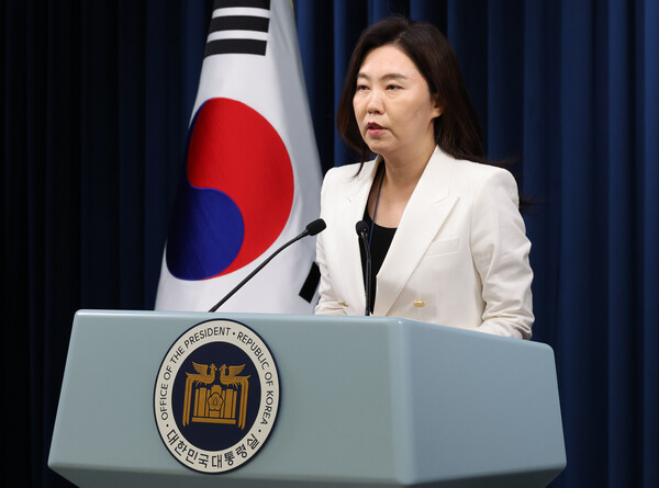 강유정 대통령실 대변인이 12일 용산 대통령실에서 현안 관련 설명을 하고 있다. 2025.6.12. 연합뉴스