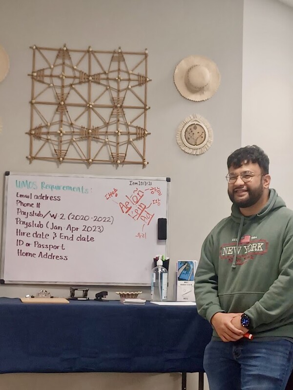 반핵 운동가가 된 왕족 베네틱의 모국어 교육 장면.   김찬휘