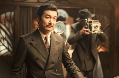 영화 ‘암살’의 한 장면. 김원봉 역을 맡은 조승우가 김구 역의 김홍파를 만나 자신을 소개하는 대목이다.