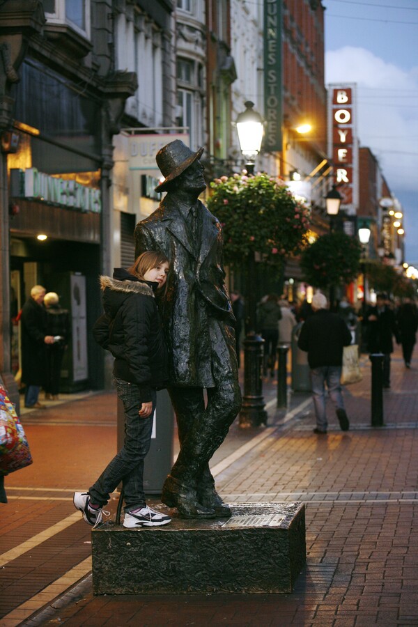 아일랜드의 수도 더블린에 있는 제임스 조이스 동상. 연합뉴스