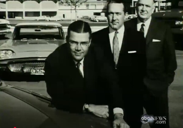 포드 자동차 회사 고위 간부 시절의 맥나마라. 그는 실력을 인정받아 44세에 포드 자동차 사장에 올랐다. (ABC News 유튜브 갈무리)