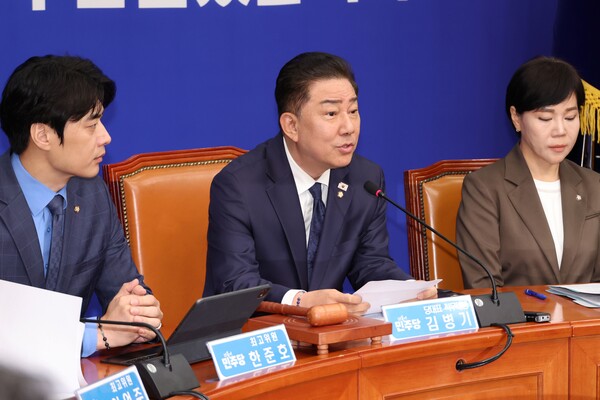 더불어민주당 김병기 당대표 직무대행 겸 원내대표가 27일 서울 여의도 국회에서 열린 최고위원회의에서 발언하고 있다. 2025.6.27. 연합뉴스