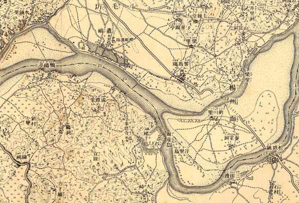 1910년 잠실 일대 지도. 오른쪽 아래 큰 섬(잠실) 남쪽으로 한강 본류인 송파강이 흐르고 북쪽으로 지류인 신천이 흘렀다.