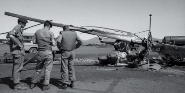 1965년 2월 베트남 중부 쁠래이꾸(Pleiku)에 위치한 미 공군기지 '캠프 홀로웨이(Camp Holloway)'가 민족해방전선 게릴라의 공격을 받았다. 인명 피해가 발생했고, 다수의 군용 항공기가 파괴됐다. 미국은 이 사건을 확전의 명분으로 삼았다. (Public Domain)