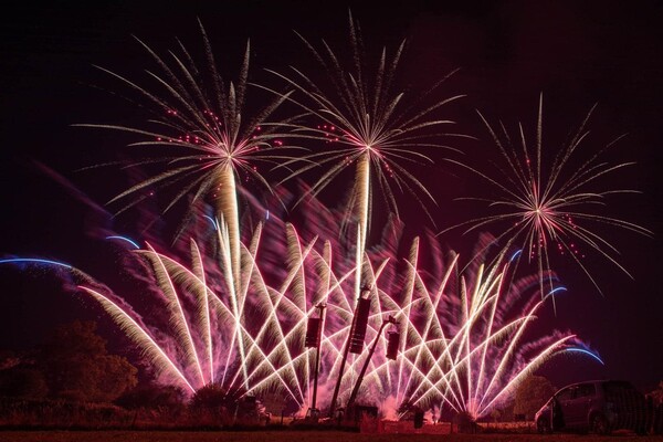 매년 11월 5일 열리는 가이 포크스의 밤에 우리 마을에서 불꽃놀이를 하고 있다. 김성수 시민기자