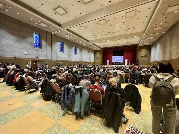 뉴욕 리버사이드 교회에서 열린 '아이캔' 주최 핵금지 주간 선포 행사.