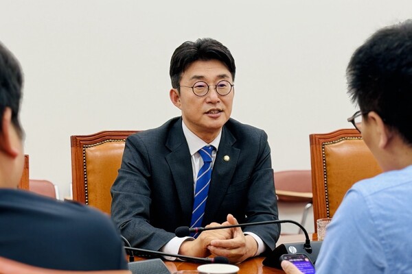 더불어민주당 노종면 의원이 14일 국회 본청에서 인터뷰를 하고 있다. 2025.7.14. 김성진 기자