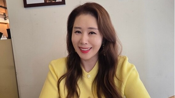 지난 23일 서울 상암MBC 근처에서 인터뷰 중인 방송인 오윤혜 씨.2025.07.23