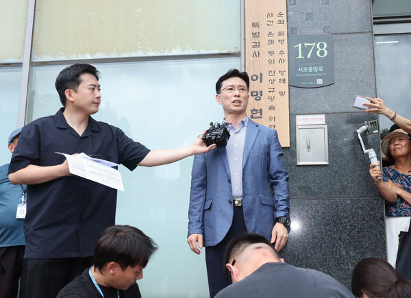 임성근 전 해병대 1사단장이 2일 서울 서초구에 마련된 이명현 순직해병 특검 사무실에 출석하며 입장을 밝히고 있다. 2025.7.2. 연합뉴스