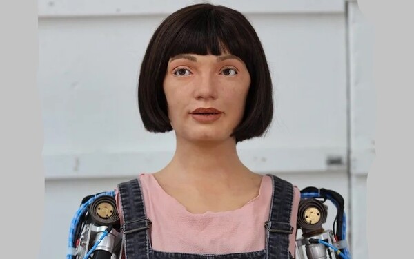 영국의 인공지능 로봇 화가 아이다. (영국 AI Magazine)