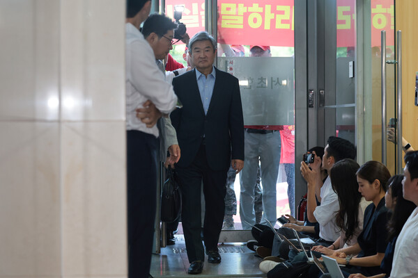 29일 조태용 전 국가정보원장이 직권남용 권리행사 방해 혐의 조사를 받기 위해 서울 서초구 순직해병특검에 피의자 신분으로 출석하고 있다. 2025.7.29. 연합뉴스