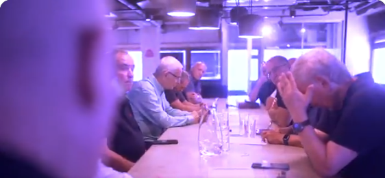 모셰 야알론, 에후드 바라크, 단 할루츠 전 IDF 총장, 코헨 전 신베트 국장을 포함한 전직 군, 정보기구, 경찰 수장 19명은 영구적인 가자 전쟁 종식과 남은 인질 50명 전원 석방을 호소하는 합동 영상을 4일 공개했다. 2025.08. 04 [출처. 더타임스오브이스라엘] 시민언론 민들레