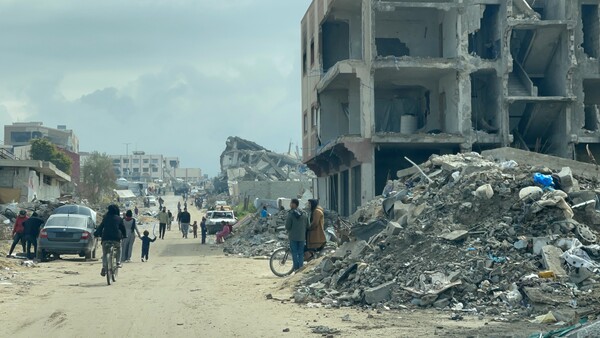 공중 폭격을 포함한 이스라엘의 군사작전으로 초토화된 가자지구 (Wikimedia Commons)