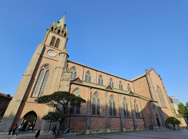 을사추조 적발사건(명례방 사건)의 현장인 김범우 집터에 명동대성당이 들어섰다. (천주교 서울대교구)