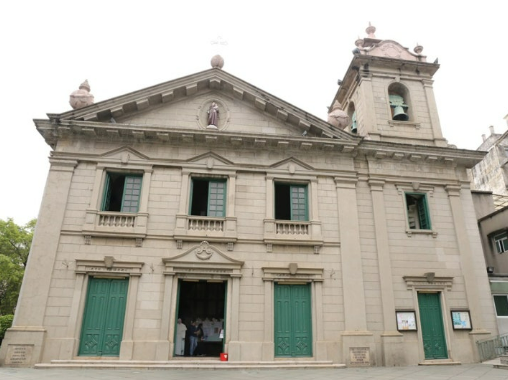 김대건·최양업·최방제가 유학한 마카오의 성안토니오성당. 성당 안에 김대건 신부 목조상과 뼛조각이 있다.