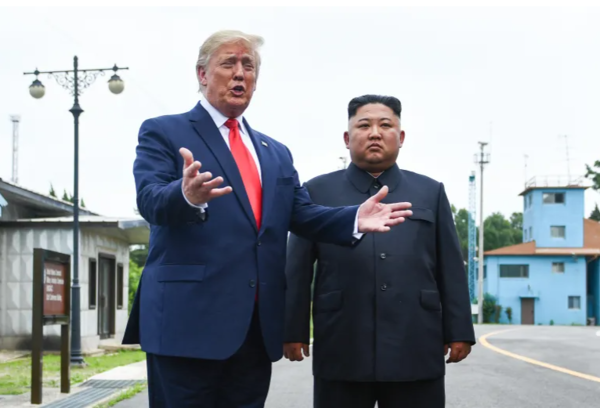 도널드 트럼프 미국 대통령이 판문점에서 김정은 북한 국무위원장과 만난 자리에서 발언하고 있다. 2019. 06. 30 [AFP=연합뉴스]