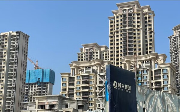 헝다집단(그룹)이 후베이성 우한에서 추진한 주택개발 프로젝트.   일본경제신문 7월 29일