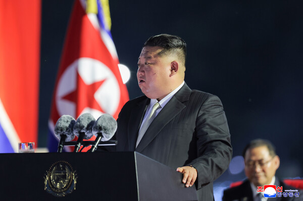 김정은 북한 국무위원장이 지난 14일 평양 개선문광장에서 열린 조국해방(광복) 80주년 경축대회에 참석해 연설을 했다고 조선중앙통신이 15일 보도했다. 2025.8.15