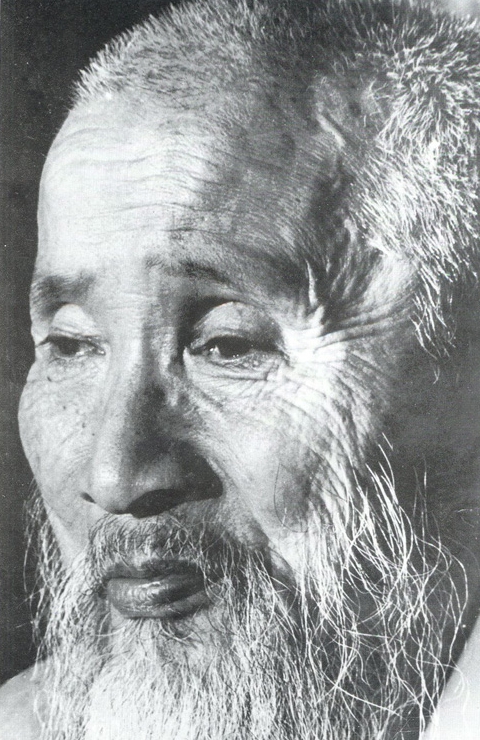 그림1) 다석 류영모(1890~1981). 그이는 늘 오늘살이를 살았다.