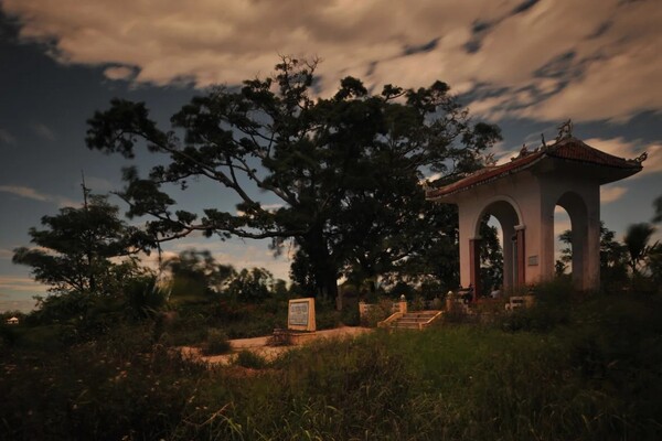 퐁니, 퐁넛 학살 위령비 74명의 피해자 이름이 새겨져 있다. (한베평화재단, CNN)