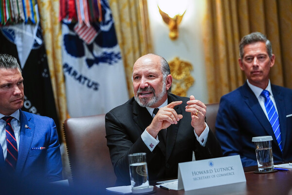 하워드 러트닉 미국 상무부 장관이 8월 26일 워싱턴 D.C. 백악관 내각 회의실에서 도널드 트럼프 대통령이 주재한 내각 회의에서 발언하고 있다. 2025.8.28. UPI 연합뉴스