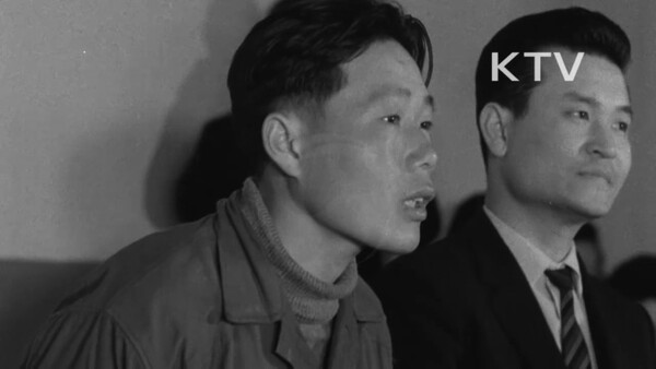 1968년 1월 21일 북한에 의한 청와대 습격 시도 사건 당시 유일하게 체포된 김신조 무장 게릴라. 긴장이 고조된 이 상황에서도 존슨 정부는 베트남 전쟁에 더 많은 한국군을 원했다. (대한뉴스)