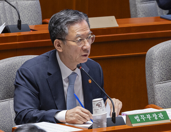 정성호 법무부 장관이 1일 국회에서 열린 예산결산특별위원회 전체회의에 출석해 의원 질의에 답하고 있다. 2025.9.1. 연합뉴스