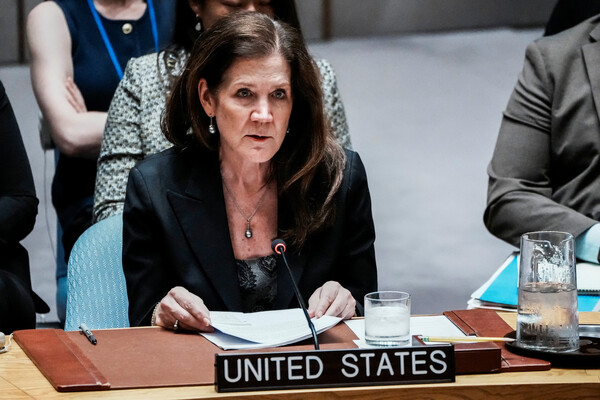 도로시 셰이 주유엔 미국대사 대리가 11일 뉴욕 유엔본부에서 열린 안전보장이사회 긴급회의에서 이스라엘의 카타르 공격에 대해 발언하고 있다. 미국은 이날 이례적으로 이스라엘을 옹호하지 않았으며, 처음으로 안보리 규탄 성명에 동참했다. 2025. 09. 11 [로이터=연합뉴스]
