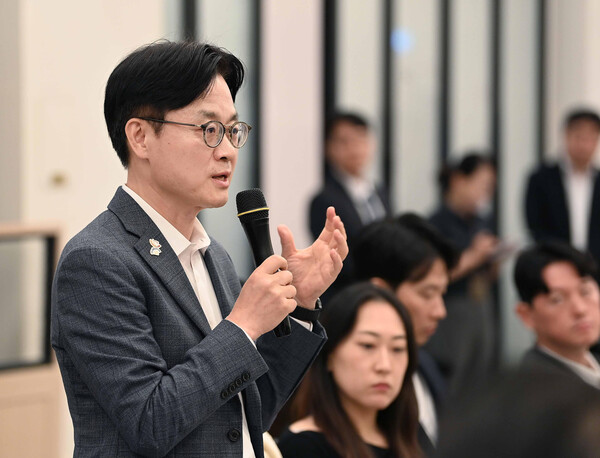 김정관 산업통상자원부 장관이 지난 16일 세종에서 열린 기자간담회에서 발언하고 있다. 2025.9.17. 연합뉴스