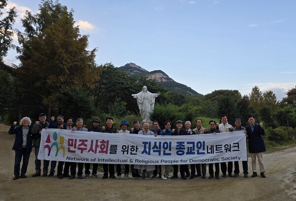 ‘민주사회를 위한 지식인 종교인 네트워크'의 2기 활동 방향을 논의하는 워크샵 세미나가 10월 20일 양주 성요셉 수도원에서 열렸다. 2025. 10.20 사진 김 영 