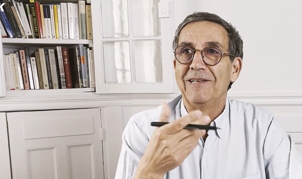 프랑스 역사인구학자 에마뉘엘 토드. 일본경제신문 11월 1일