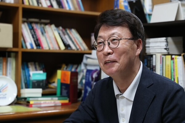 강상현 전 방송통신심의위원회 위원장. 