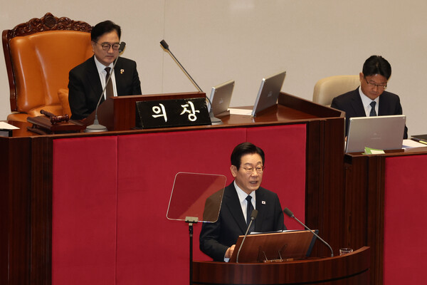 이재명 대통령이 4일 서울 여의도 국회 본회의장에서 내년도 정부 예산안에 대한 시정연설을 하고 있다. 2025.11.4 [국회사진기자단] 연합뉴스