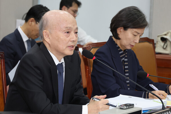 안창호 국가인권위원장이 5일 서울 여의도 국회에서 열린 운영위원회의 국가인권위원회에 대한 국정감사에서 위원 질의에 답하고 있다. 2025.11.5. 연합뉴스