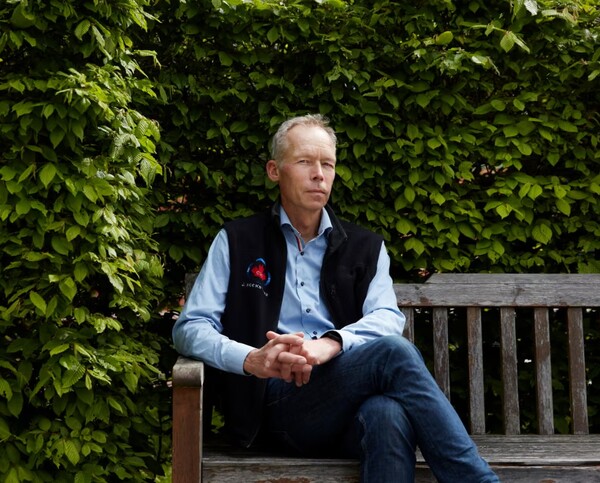 요한 록스트룀 COP30 수석 과학고문은 온실가스 배출 감축과 함께 매년 대기 중의 탄소 100억 톤씩 제거해야  온난화 상승폭을 1.7도에서 막을 수 있을 것이라고 말했다. 가디언 11월 11일