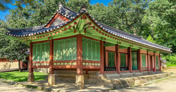 윤석열 전 대통령 부인 김건희 씨가 차담회를 열어 말썽을 빚은 종묘 망묘루. (국가유산청)