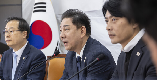 더불어민주당 김병기 원내대표가 19일 국회에서 열린 정치검찰 조작기소대응 특별위원회 활동 보고회에 참석해 발언하고 있다. 2025.11.19. 연합뉴스