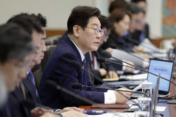 이재명&nbsp;대통령이 12일 청와대에서 열린 수석보좌관회의에서 발언하고 있다. 2026.2.12 [청와대통신사진기자단] 연합뉴스