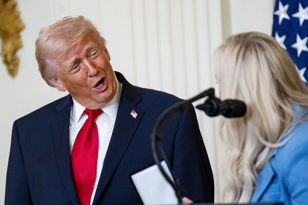 &nbsp;12�� ��ǰ� �̽�Ʈ�뿡�� ���� '���� ������ ��' ������ �� �ø��� �������� ���� ī�ϸ� ���������� ���ε� Ʈ���� ����ɿ��� '���� ���� ���ڽ�' �ø��� �޴��� �����ϰ� �ִ�. 2026. 03. 12 [UPI=���մ���]